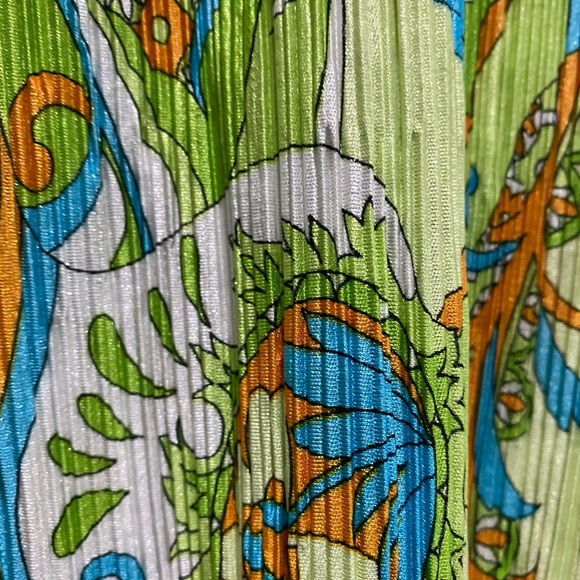 Beautiful Blouse - Picture 6 of 6